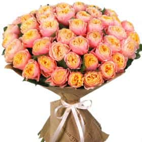 Букет из 51 пионовидной розы "Вувузела"