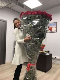 101 гигантских красных роз 190 см