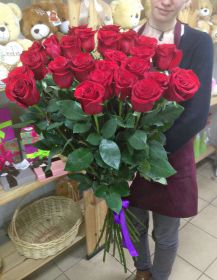 35 гигантских красных роз 150 см