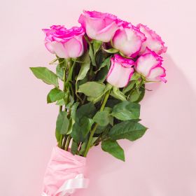 7 белых роз с ярко-розовой каймой