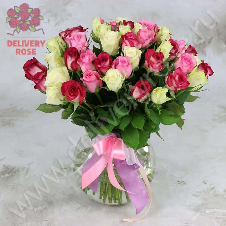 Букет из 51 белой и розовой розы 40 см. Cтандарт