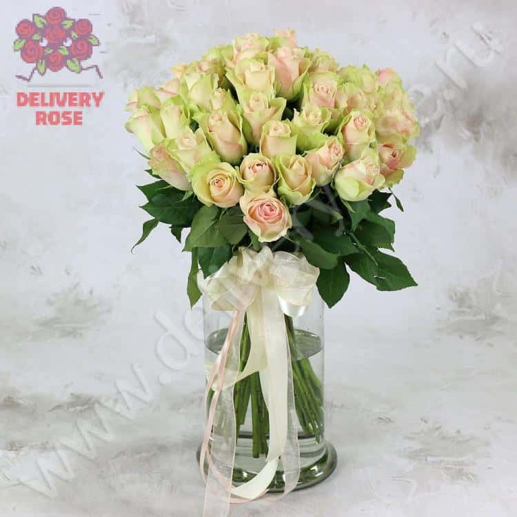 Букет из 51 розово-зеленой розы 40 см. Cтандарт