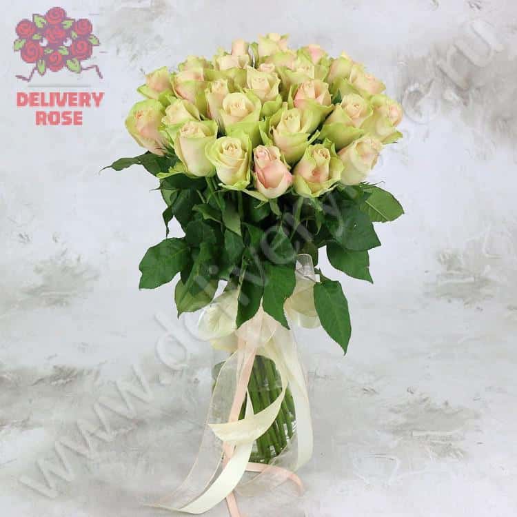 Букет из 25 розово-зеленых роз 40 см. Стандарт
